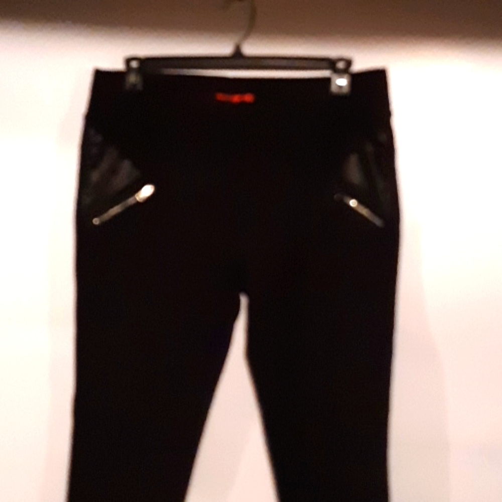 Black pants Size 3x runs small